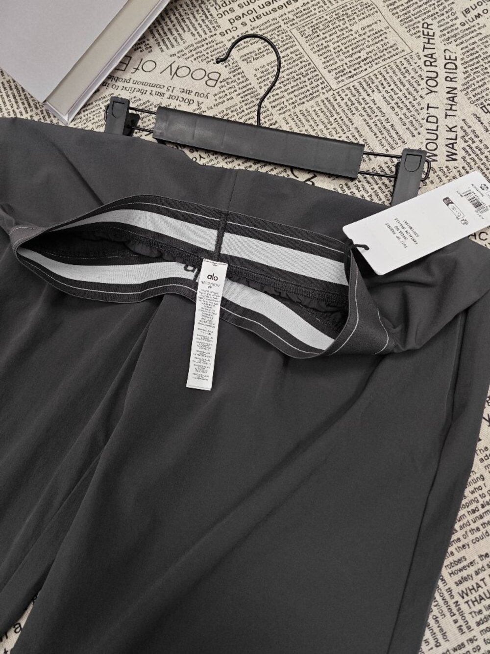ALO Yoga Dark Grey🍩Women's Relaxed Fit Suit Up Pants | Regular NWT - Picture 6 of 8